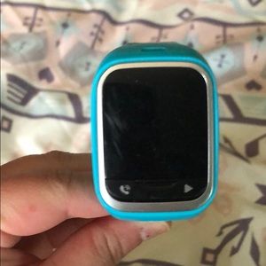 Gizmo watch. Verizon service. It’s the 2nd gen.